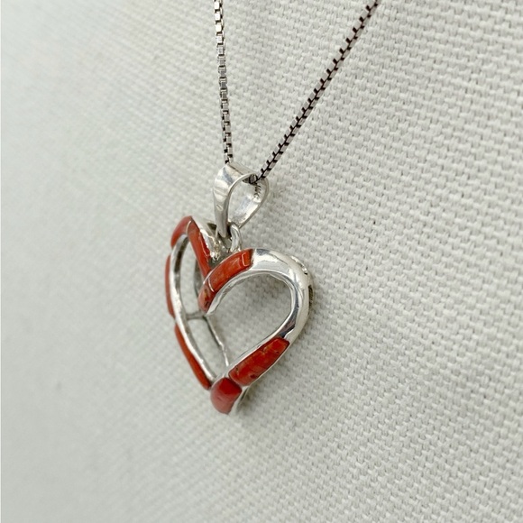 Vintage Sterling Silver Coral Inlay Heart Pendant Necklace - Picture 5 of 10
